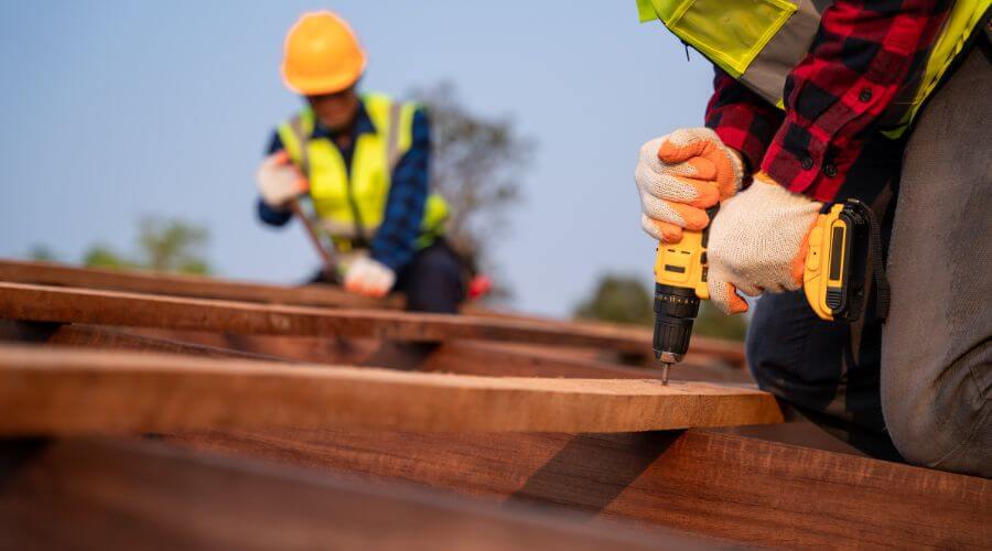 Professional residential roofers in Farnhamville, IA